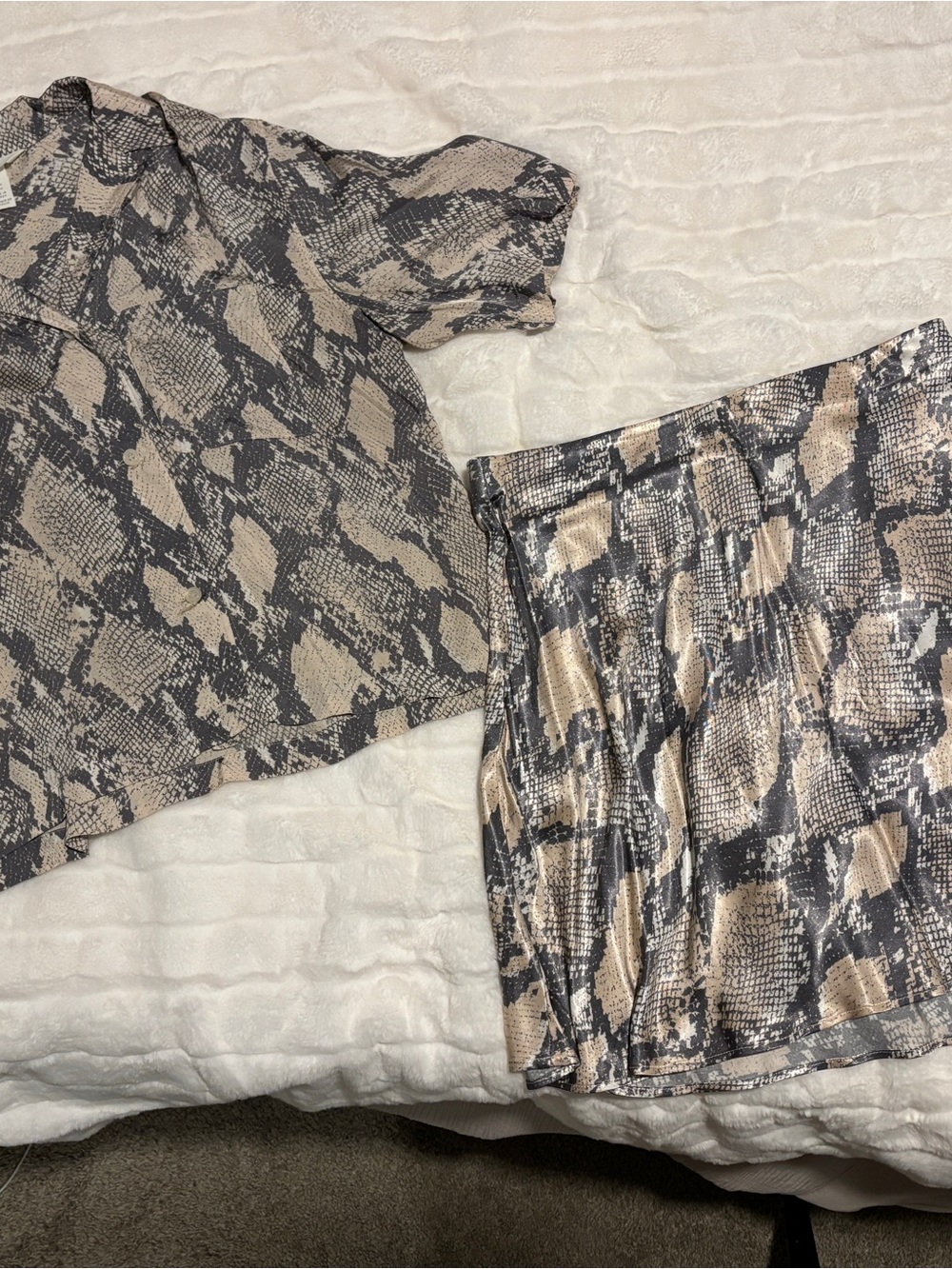 H&M Beige and Gray Snake-Print Mini Skirt
